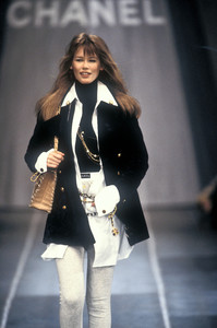 3_chanel-fw-1993-4_html.thumb.JPEG.b11a8879d56368485bc6100c164100db.JPEG