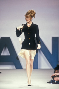 3_chanel-hc-ss-1990-4_html.thumb.JPEG.63f4b5aee65dcfdf05150fa25297871d.JPEG