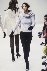 3_sportmax-fw-1992-4_html.thumb.JPEG.72f10abe6425d6d74b952c7bc80788c3.JPEG