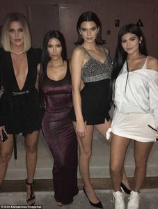 4320F95300000578-4777700-Family_fun_Kim_pictured_with_sisters_Khloe_Kendall_and_Kylie_wor-a-1_1502382089013.jpg