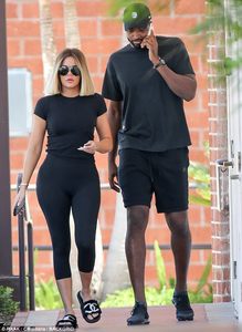 432D878500000578-4783548-Spending_quality_time_together_On_Friday_Khloe_Kardashian_33_and-a-30_1502495282373.jpg