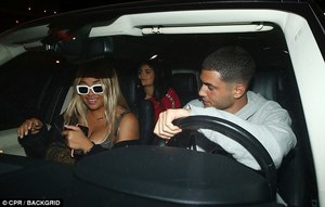 434A5A0B00000578-4794640-Taking_a_back_seat_Kylie_didn_t_mind_riding_in_the_back_of_her_f-a-3_1502867549757.jpg