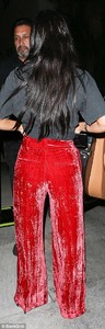 43BC164A00000578-4839106-On_fire_Her_high_waisted_red_velvet_pants_were_baggy_and_appeare-a-37_1504158855888.jpg