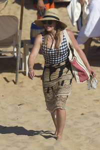 48217535_1-10.jpg