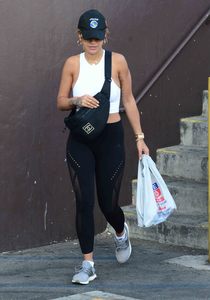 48437809_rita-ora-19.jpg