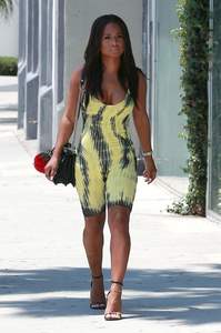 48451730_48451063_christina-milian-4.jpg