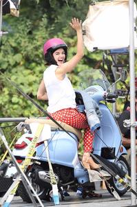 48919492_lucy-hale-06.jpg