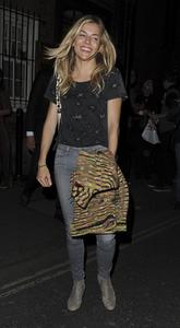 48919804_sienna-miller-08.jpg