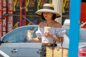 49076868_vanessa-hudgens-38.jpg