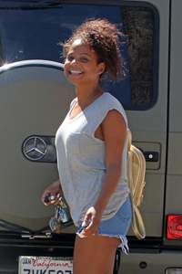 49216061_49210483_christina-milian-9.jpg