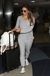 49285475_49283488_eva-longoria-4.thumb.jpg.61d3bd8ddc6b4128d98c0bfd16637454.jpg