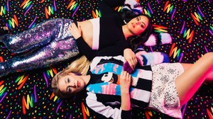 49308790_camila-mendes-lili-reinhart-cosmopolitan-magazine-2017-6.thumb.jpg.868b4bd0fe1c44a23bd27c70d8acf31b.jpg