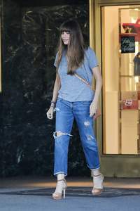 49378817_49376142_hqcelebcorner-15.jpg