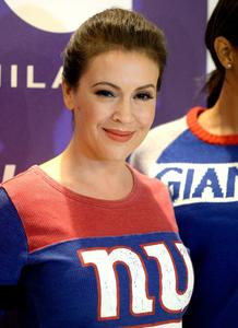 49780840_alyssa-milano-08.jpg