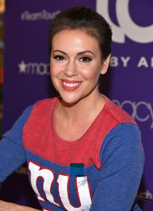 49781110_alyssa-milano-14.jpg