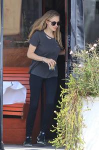 49864671_amanda-seyfried-02.jpg