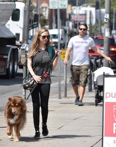 49864742_amanda-seyfried-19.jpg