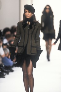 4_chanel-fw-1991-2_html.thumb.JPEG.49b3ce927a31ba54c97ffe40b53d542a.JPEG