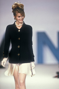 4_chanel-hc-ss-1990-5_html.thumb.JPEG.983ba165719aee2d93c78facdbfb74c4.JPEG