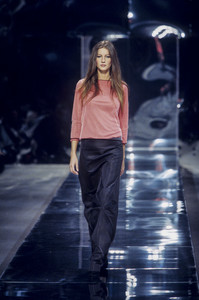 4_lanvin-fw-1999-5_html.thumb.JPEG.faa1dfdb88a1ae85895f8ff029cbd3b3.JPEG