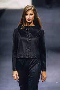 4_max-mara-fw-1998-5_html.thumb.JPEG.6e99ca7f0e7bb4c8399e9eab6d4ff0e5.JPEG