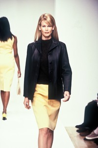 4_prada-fw-1995-5_html.thumb.JPEG.6b1603e80b2aafab921ec400970c8158.JPEG