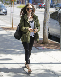 50174014_lily-collins-16.jpg
