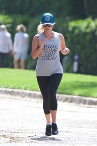 50179191_reese-witherspoon-7.jpg