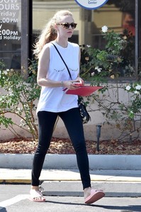 50280492_amanda-seyfried-01.jpg