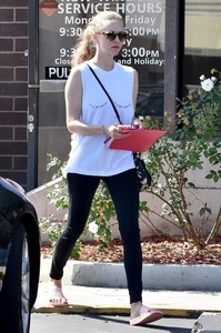 50280498_amanda-seyfried-03.jpg