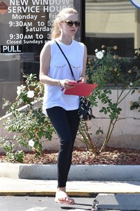 50280519_amanda-seyfried-09.jpg