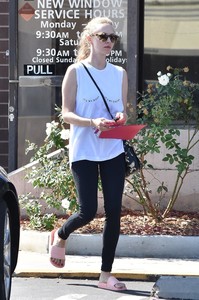 50280522_amanda-seyfried-11.jpg