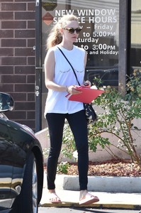 50280559_amanda-seyfried-21.jpg