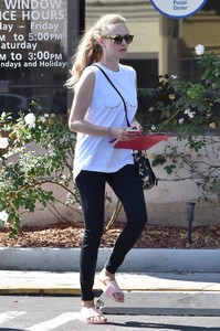 50280574_amanda-seyfried-24.jpg