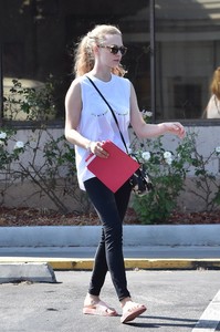50280622_amanda-seyfried-31.jpg