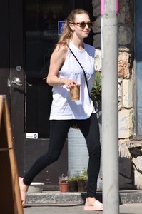 50280655_amanda-seyfried-35.jpg