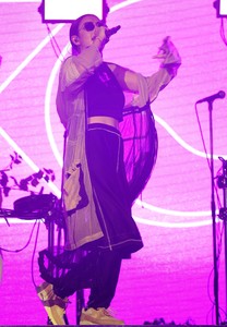 50430444_charli-xcx-28.jpg