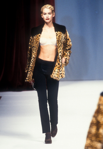 5981f90fc66aa_dolcegabbana-aw-1996-1.thumb.png.e7233c6f607fbd42cc0fc3bf45a4b447.png