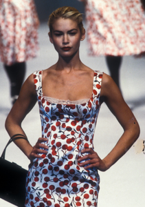 5981f92b62e4b_dolcegabbana-aw-1996-11.thumb.png.60707e85c3a867cbc7f7466122e7b76c.png