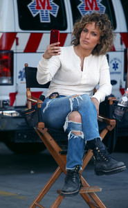 Jennifer+Lopez+movie+set+Shades+Blue+_5Ms2EpVzWWx.jpg
