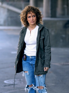 Jennifer+Lopez+movie+set+Shades+Blue+5iKu5CF37gax.jpg