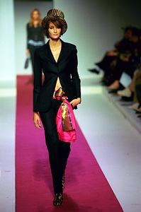 59837b9eca22d_InesDeLaFressangeFallWinter19992000ParisFashionWeek.thumb.jpg.552968800a00c71de52fcf6ec1165b26.jpg