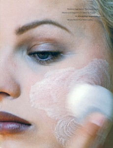 598613bce52d4_199210VogueParisSupp.-Ph.ChristianMoserspecialbeaute02.thumb.jpg.716f4855ca994986269e8d476f1e7d9c.jpg