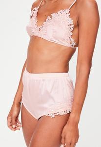 598662b4099c3_pink-applique-lace-bralet-and-shorts2.thumb.jpg.b4492467c6ec1e920d37d7acf316f9c2.jpg