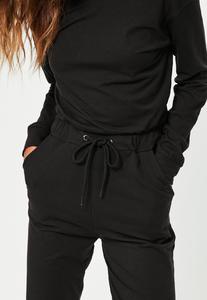 5986635a5d701_black-casual-loungewear-jumpsuit2.thumb.jpg.3542af1f444c092a63a530e20b66f3f4.jpg