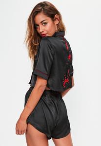 598664f4f3173_black-satin-applique-detail-pyjama-seta.thumb.jpg.820e1eccdc15090c743878fff6f6ceba.jpg