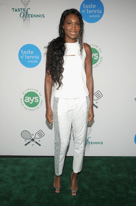 Venus+Williams+Taste+Tennis+Gala+Part+3+j0Wx-vFSwm_x.jpg