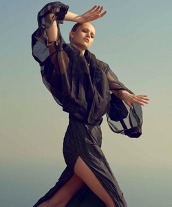 598b5a9d21500_HarpersBazaarChileJulio2017-10.thumb.jpg.17702d47f8f65d03232b4f26aab52073.jpg