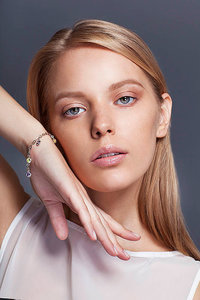 Maria Lukyantseva - alice yava jewelry6.jpg