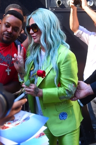     kesha100817BZNImage6.jpg